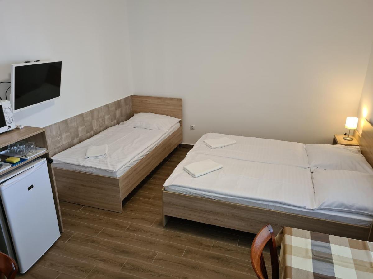 Tancsics Vendeghaz Otel Siofok Oda fotoğraf
