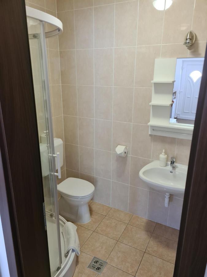 Tancsics Vendeghaz Otel Siofok Oda fotoğraf