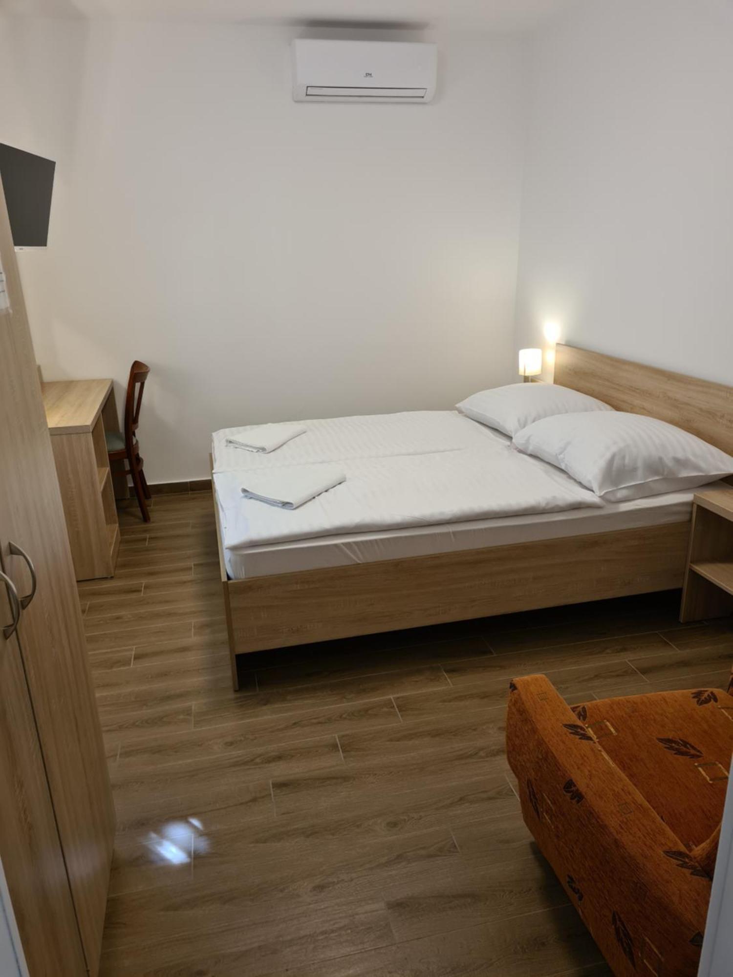 Tancsics Vendeghaz Otel Siofok Oda fotoğraf