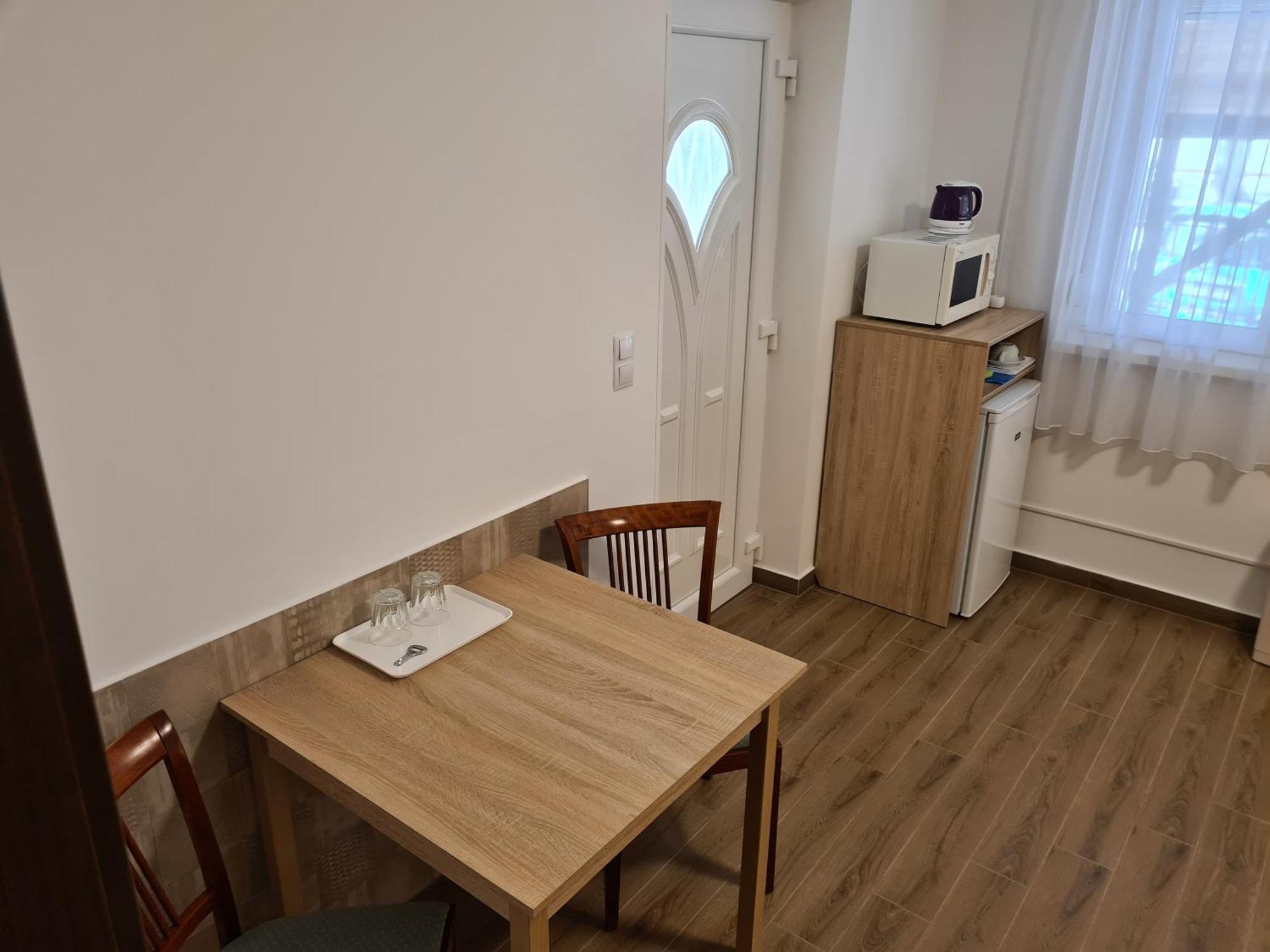 Tancsics Vendeghaz Otel Siofok Oda fotoğraf